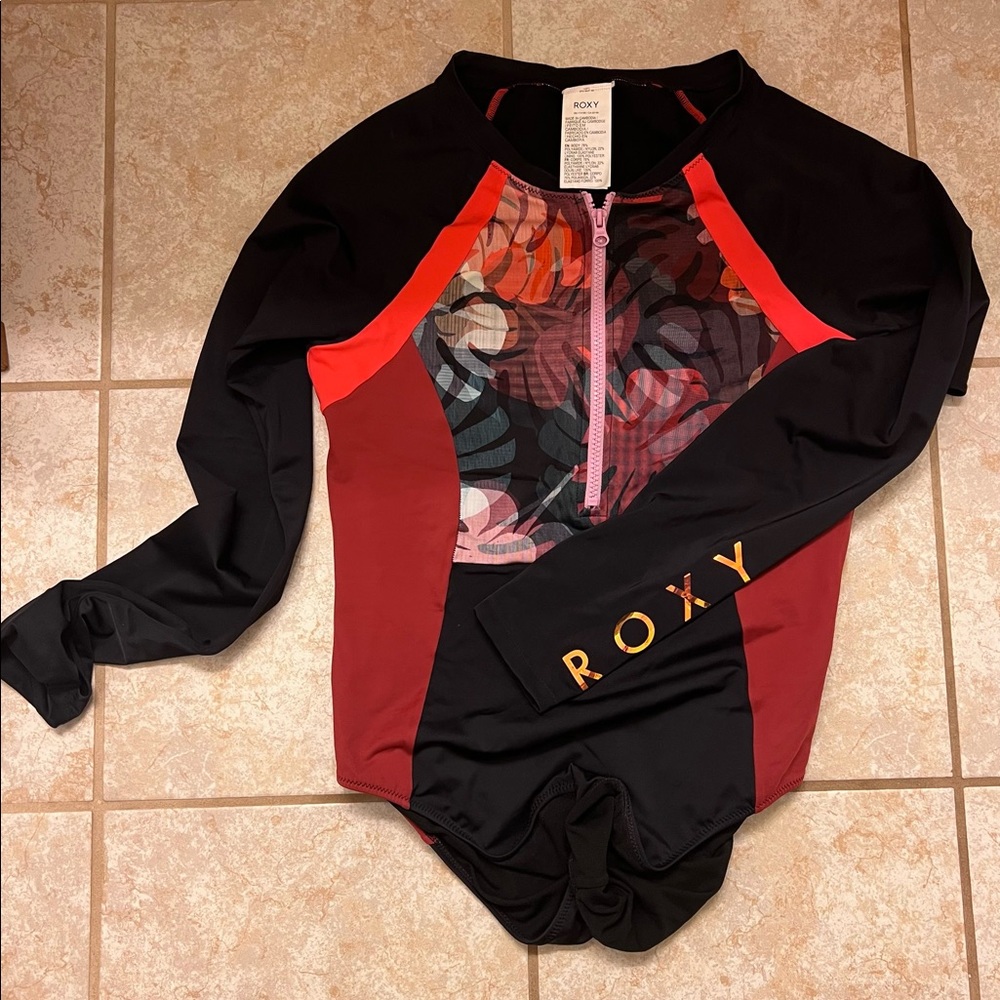Long sleeve swimsuit
